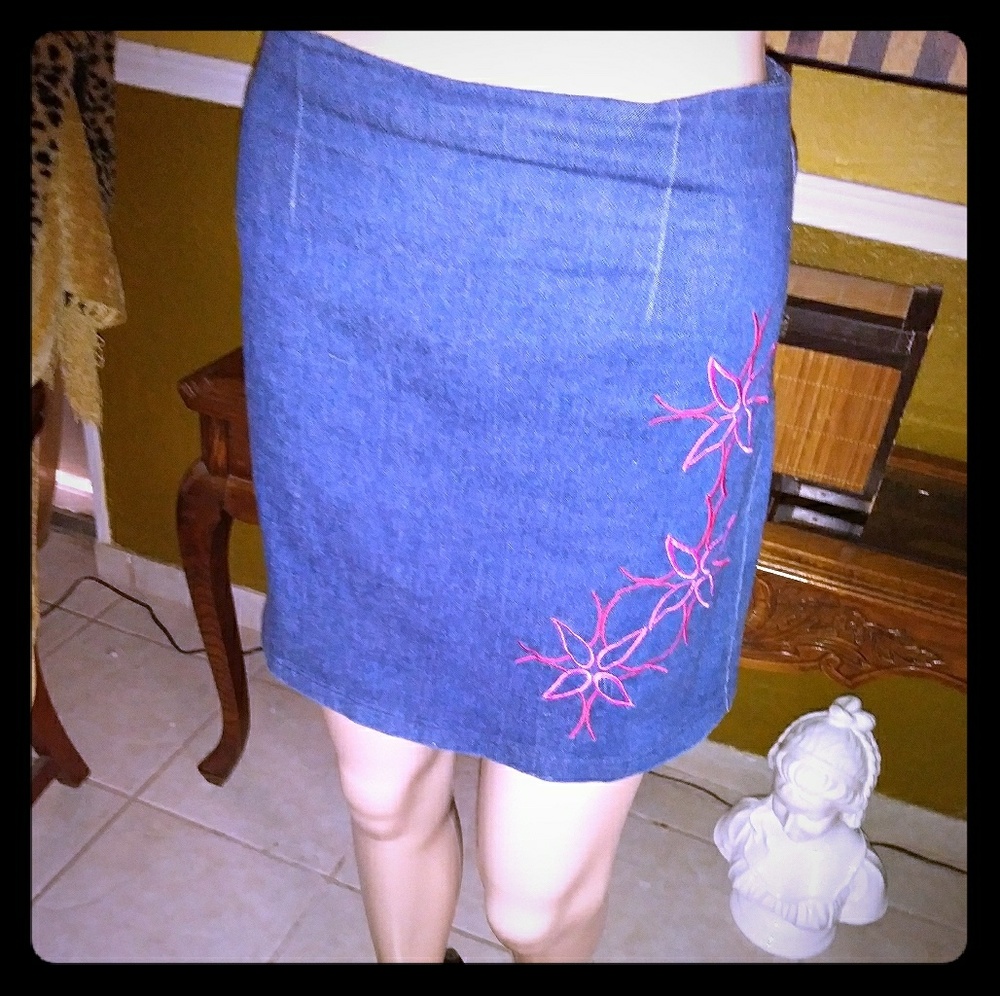 🔥FREDRICKS OF HOLLYWOOD Denim mini skirt